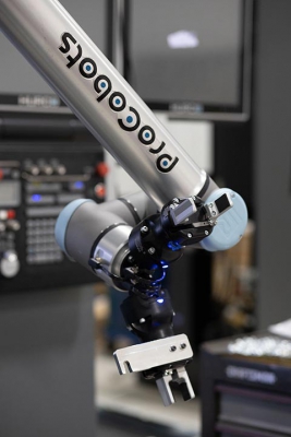 ProCobot in front of a Hurco CNC Machine
